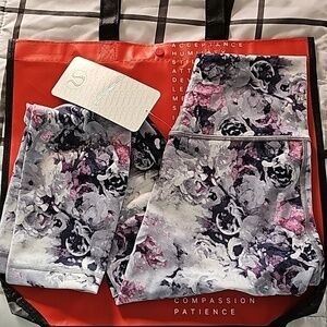 * NWT LULULEMON High Times Pant 7/8 Length Size 4